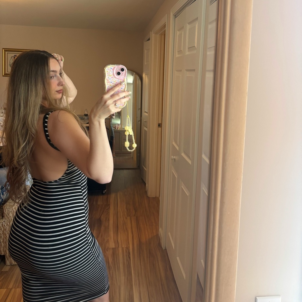 Black & White Striped Sleeveless Bodycon Dress